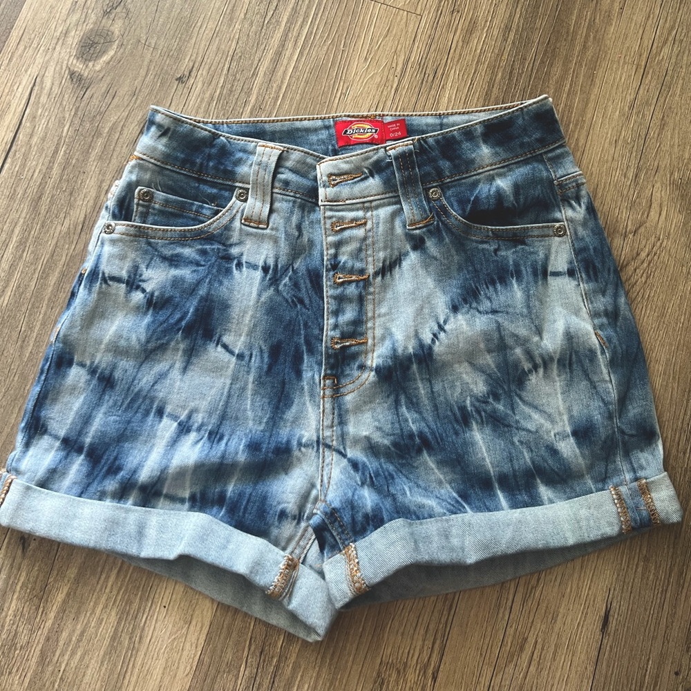 ✨NEW never worn size 0 dickies shorts✨